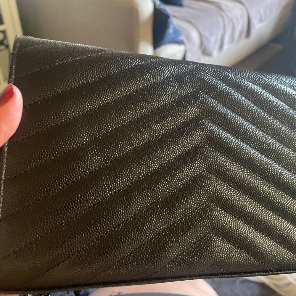 saint laurent grain de poudre matelasse chevron monogram chain wallet black - Picture 2 of 12